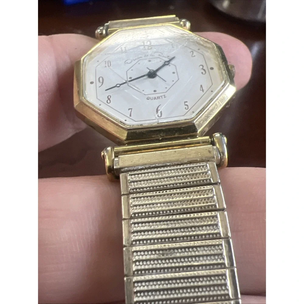 Vintage Oscar De La Renta Octagonal Watch Gold Tone-‎ Untested